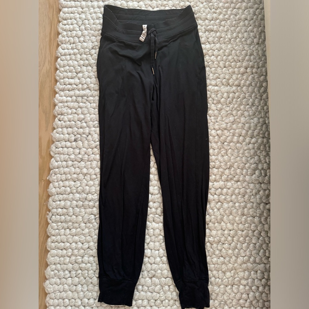 Lululemon joggers size 6